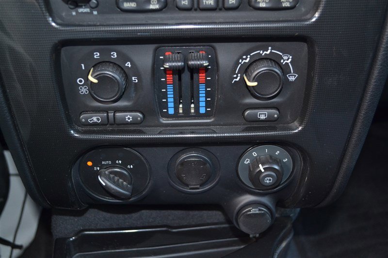 Used 2007 GMC Envoy SLE image 19