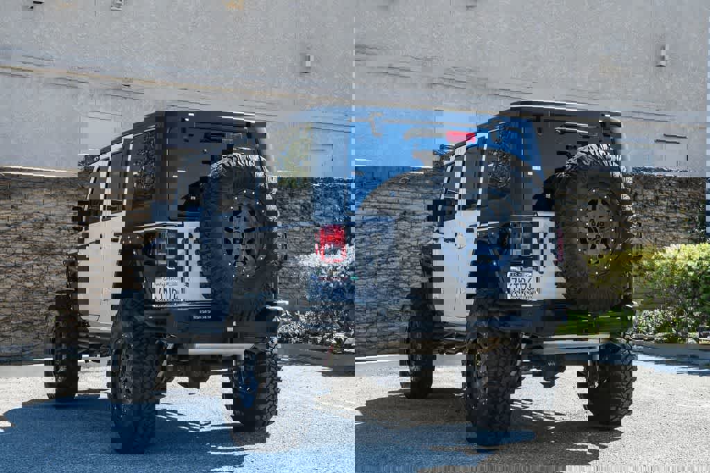 Used 2015 Jeep Wrangler Freedom Edition image 9