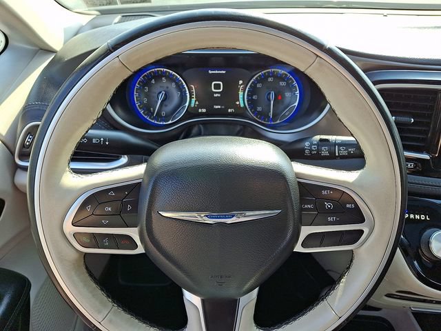 Used 2017 Chrysler Pacifica Limited FWD image 21