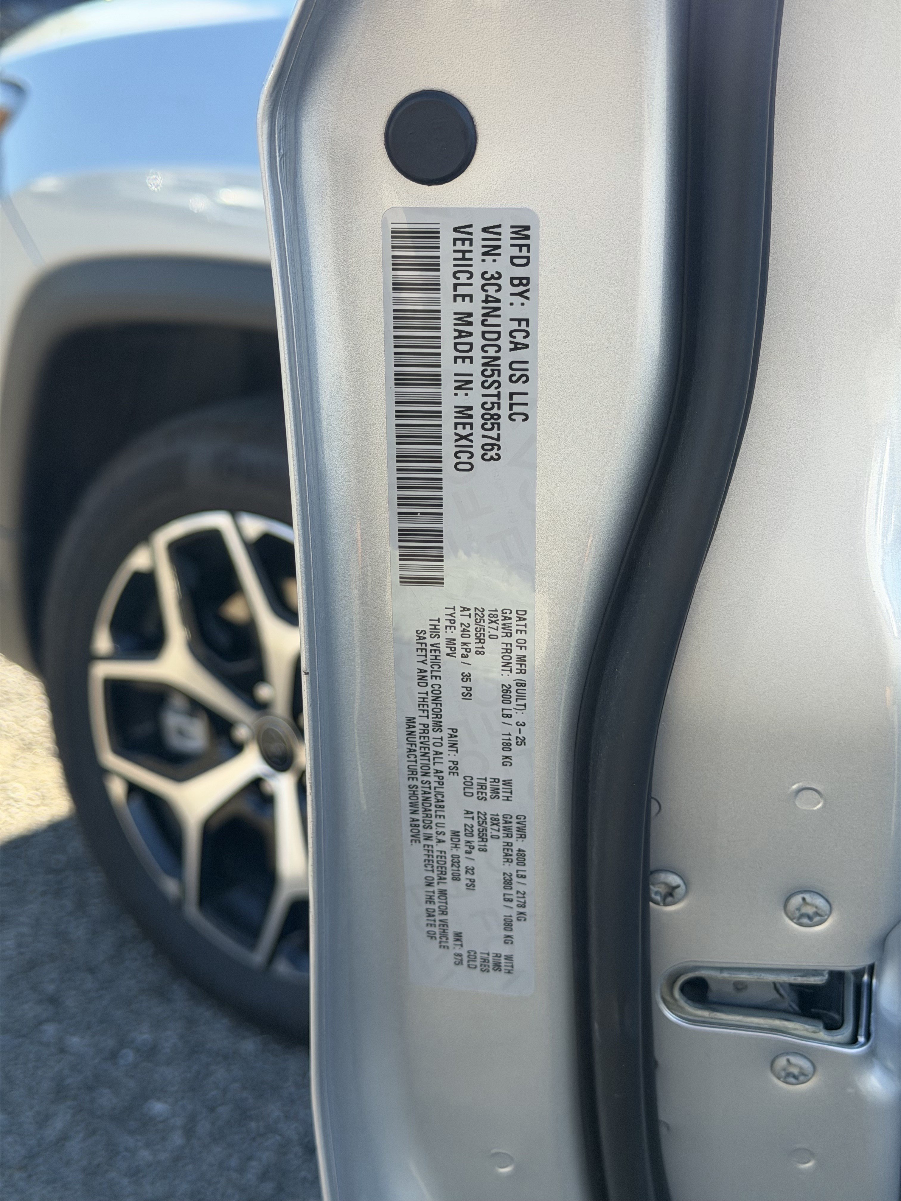 Used 2025 Jeep Compass Limited AWD/4WD image 17