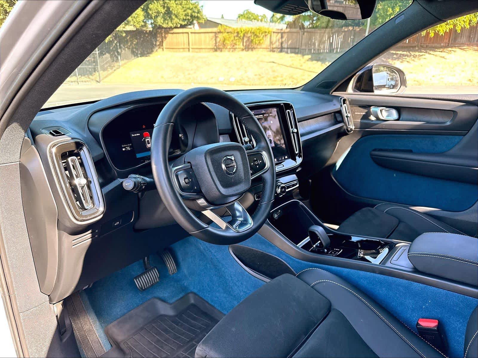 Used 2023 Volvo XC40 Recharge Ultimate AWD/4WD image 17