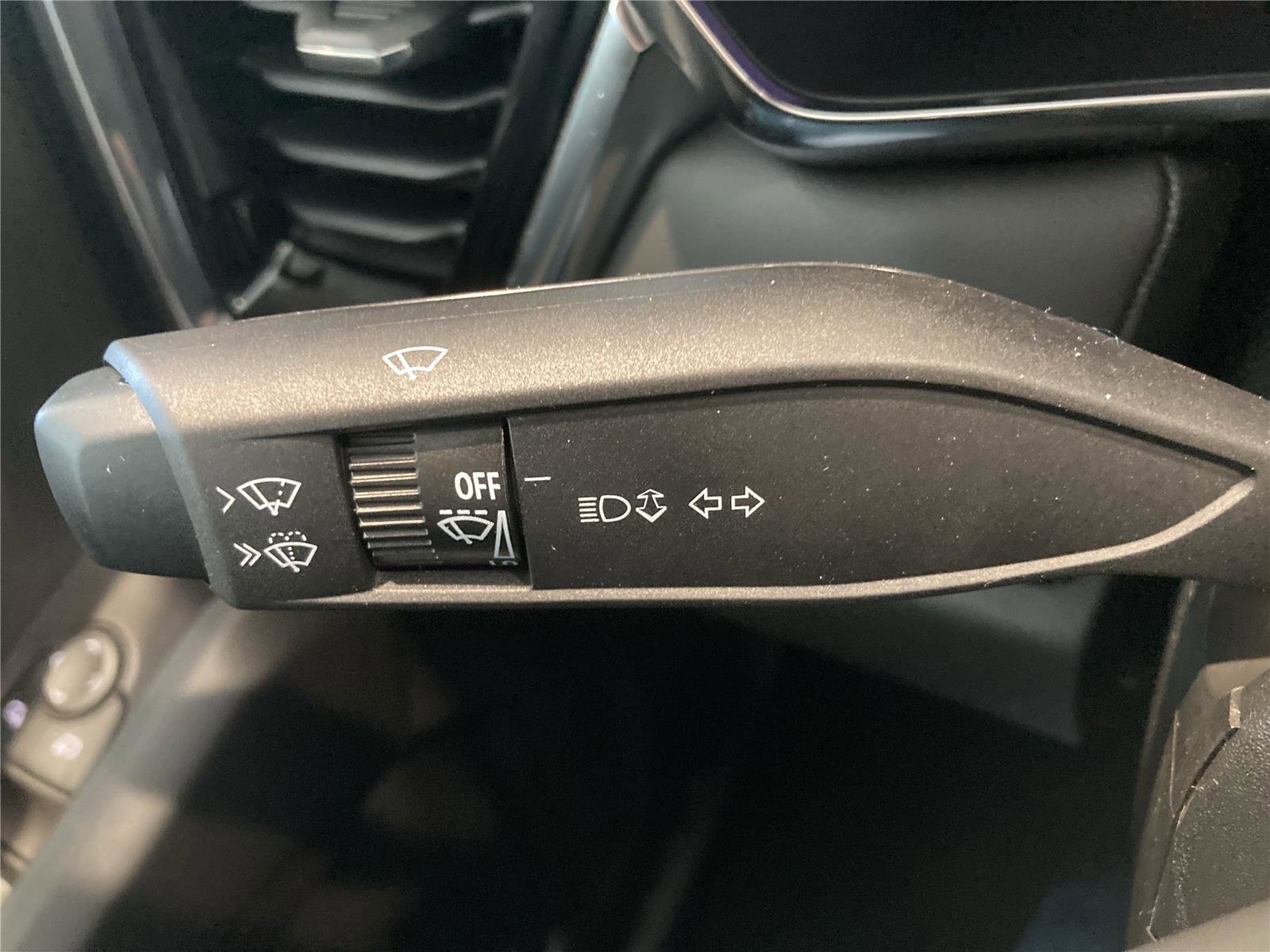 New 2026 GMC Canyon Elevation w/ Convenience Package image 23