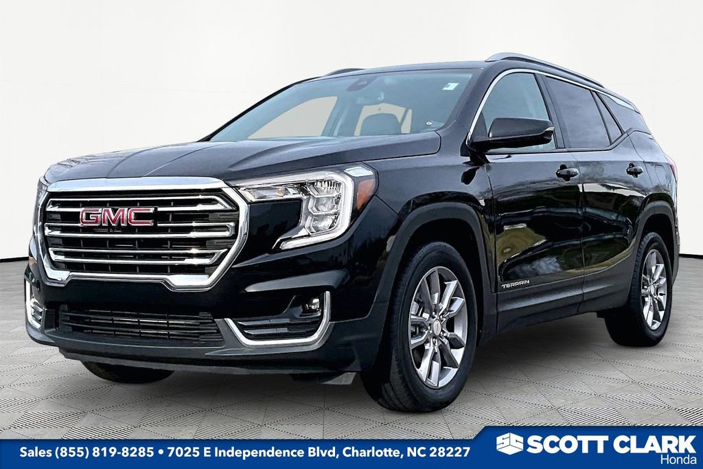 Used 2024 GMC Terrain SLT image 3