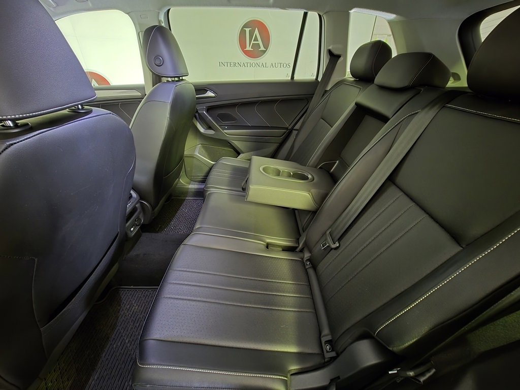 Used 2022 Volkswagen Tiguan SE image 11