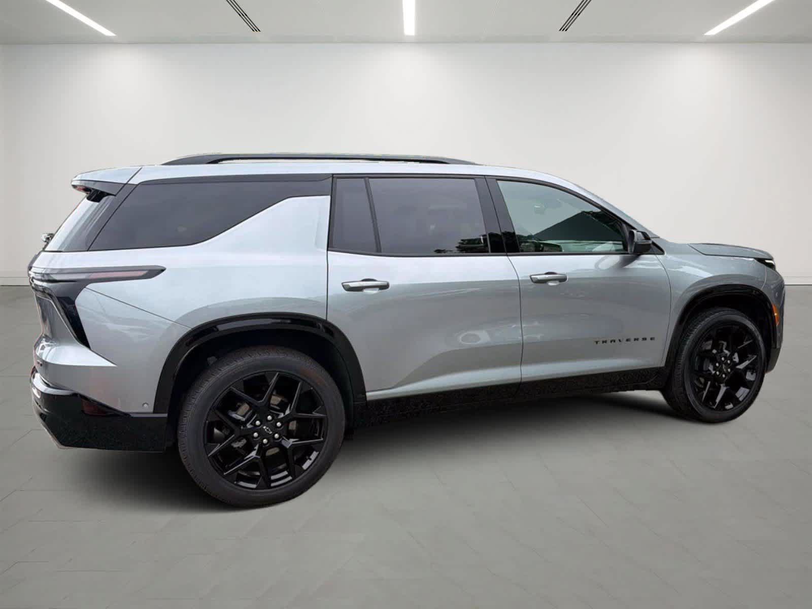 Used 2026 Chevrolet Traverse RS w/ LPO, Floor Liner Package AWD/4WD image 4