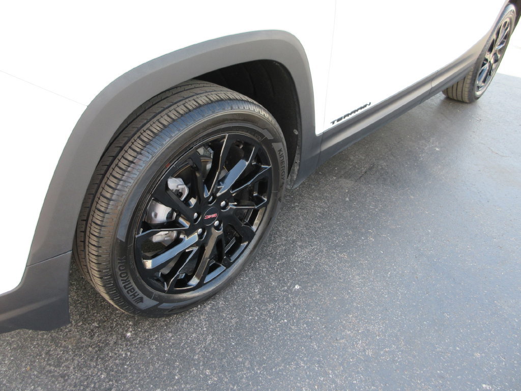 Certified 2024 GMC Terrain SLT w/ Elevation Edition AWD/4WD image 14