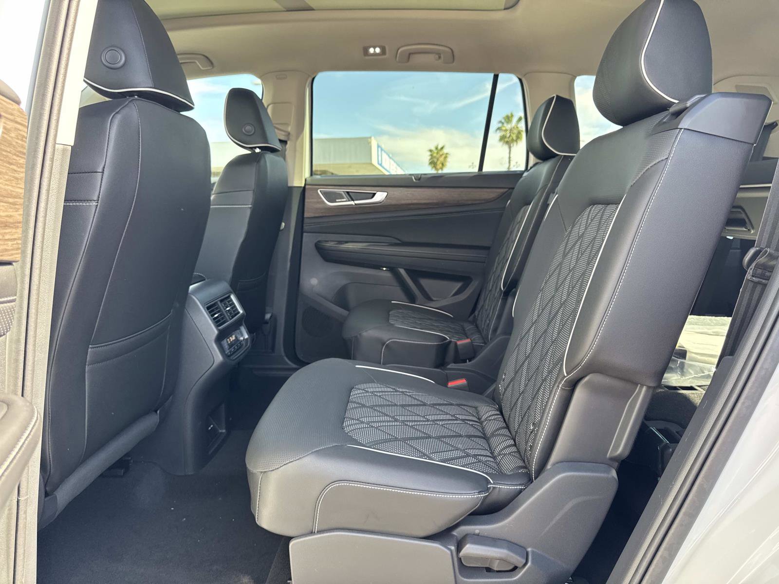 New 2026 Volkswagen Atlas SEL Premium R-Line image 25