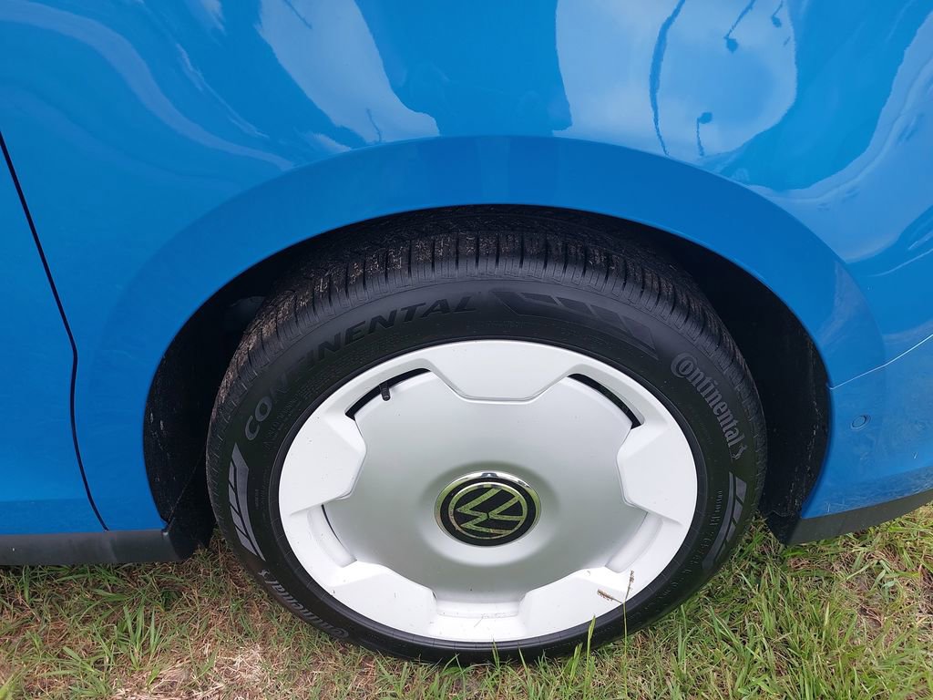 New 2025 Volkswagen ID. Buzz 1st Edition image 24