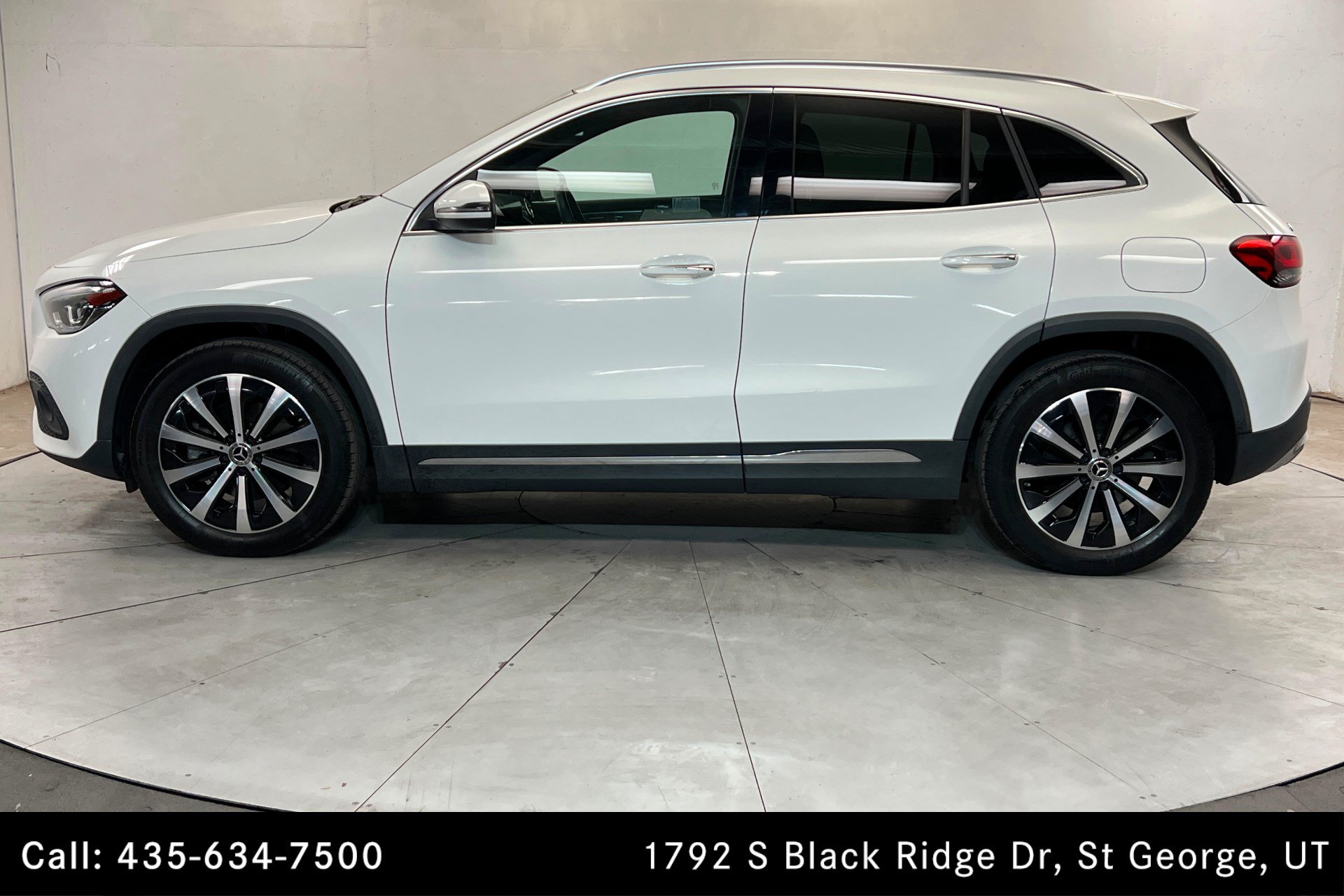 Certified 2022 Mercedes-Benz GLA 250 4MATIC w/ Premium Package Lite image 2