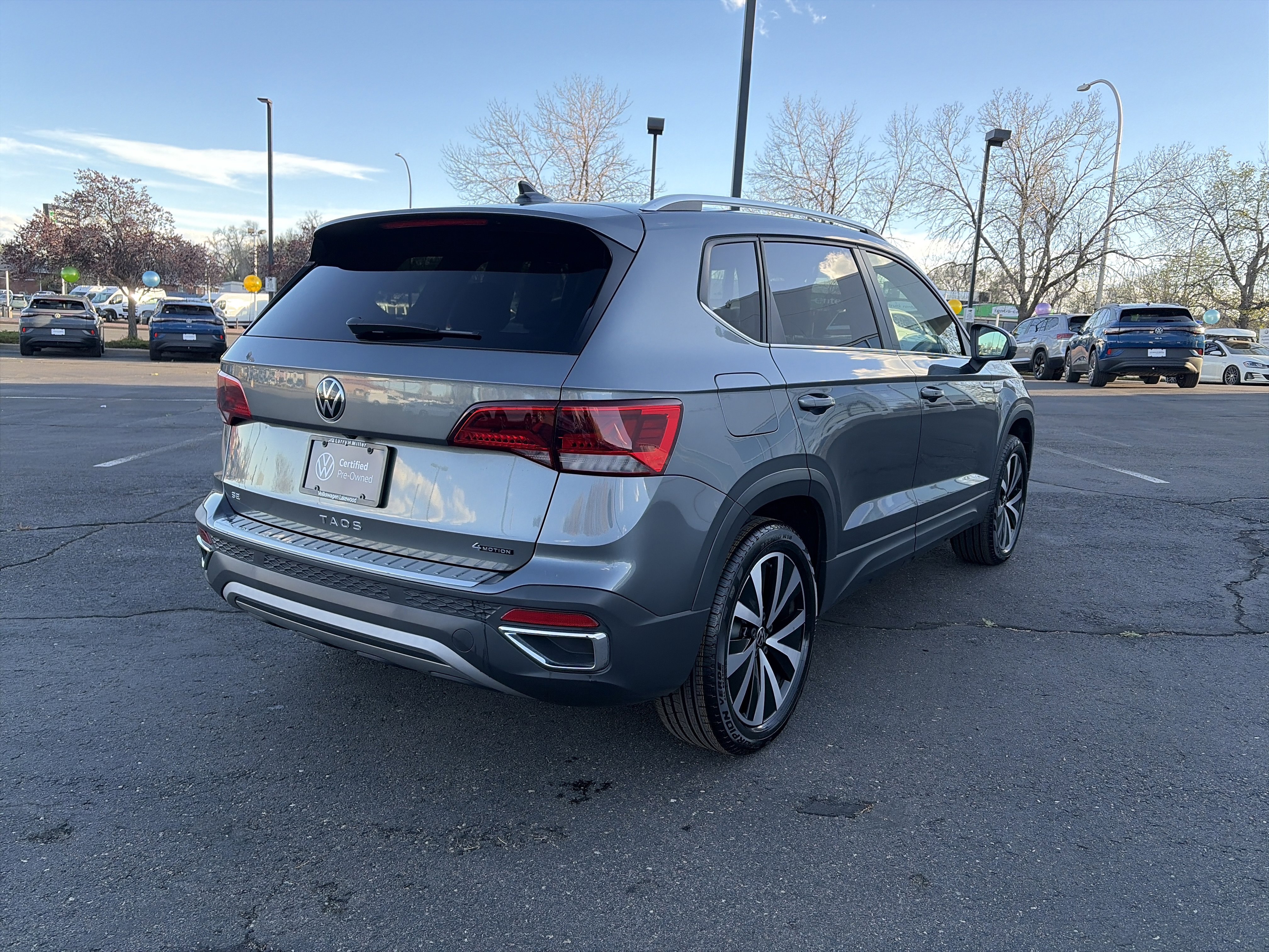 Certified 2023 Volkswagen Taos SE w/ Panoramic Sunroof Package image 4