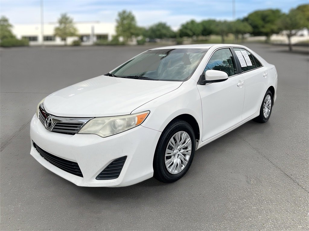 Used 2013 Toyota Camry L image 3