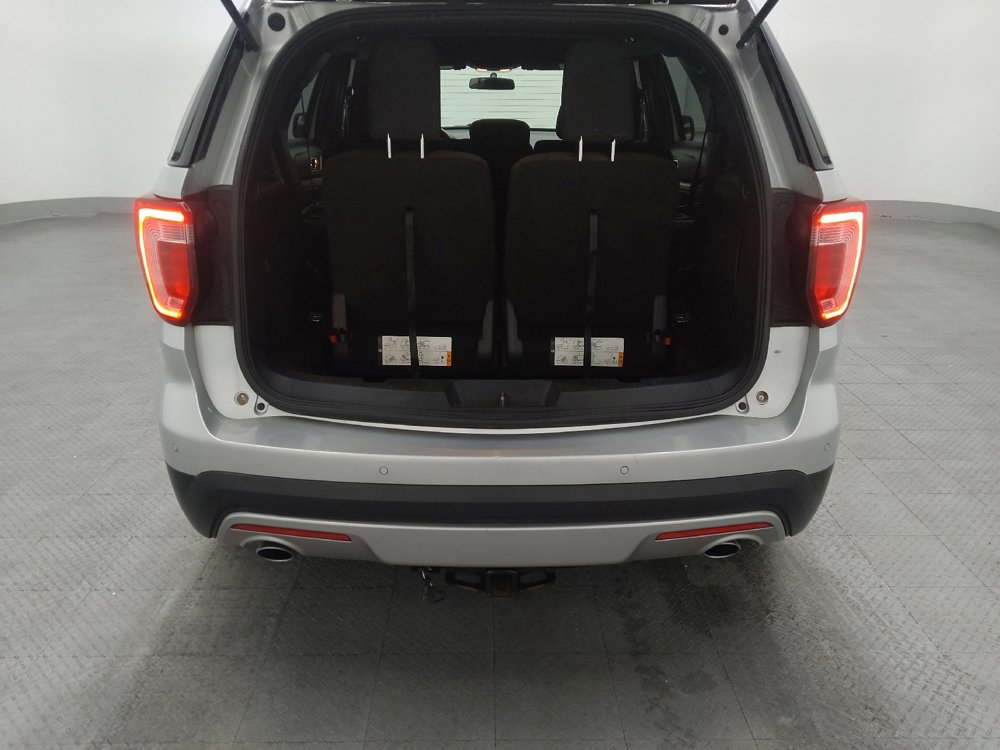 Used 2017 Ford Explorer XLT image 29