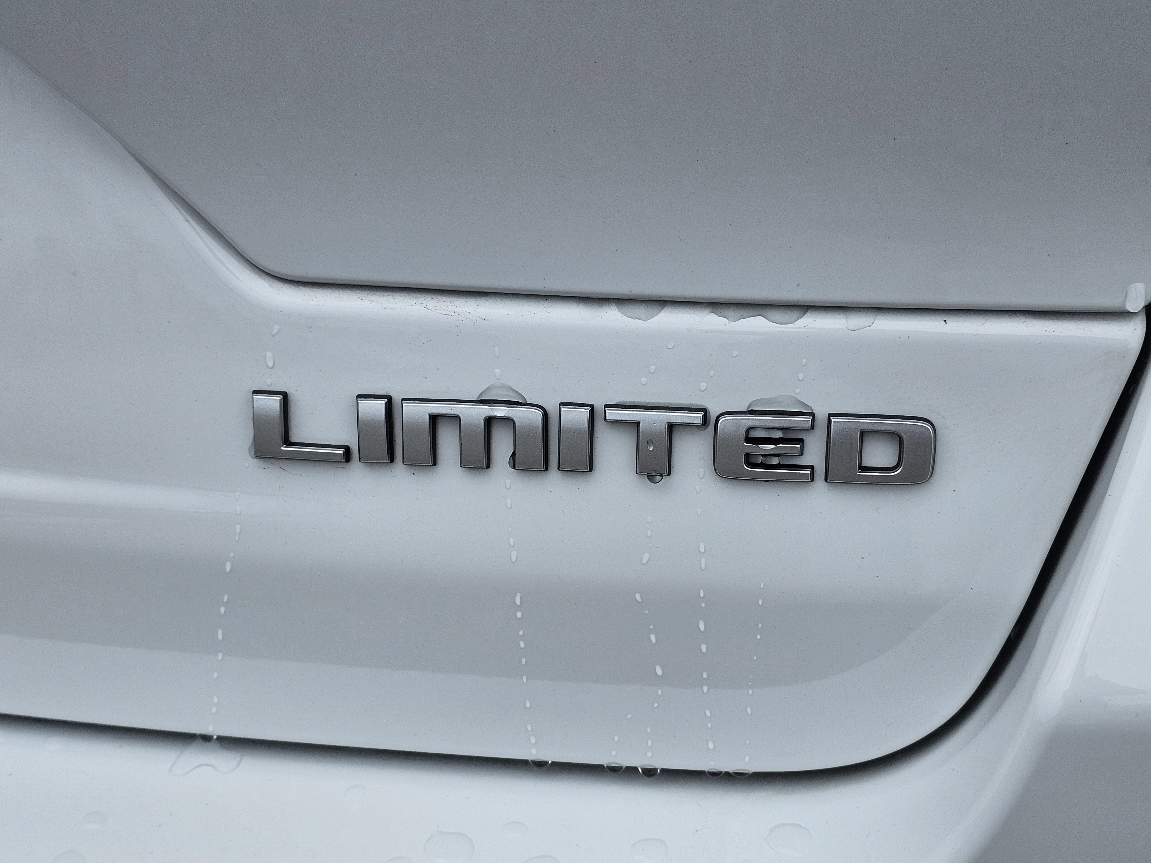 New 2025 Jeep Grand Cherokee Limited w/ Luxury Tech Group II image 9