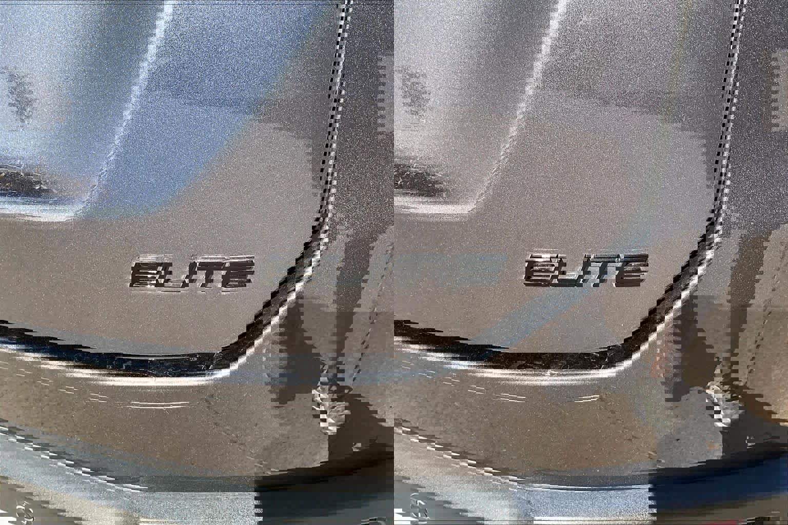 Used 2024 Honda Pilot Elite image 11