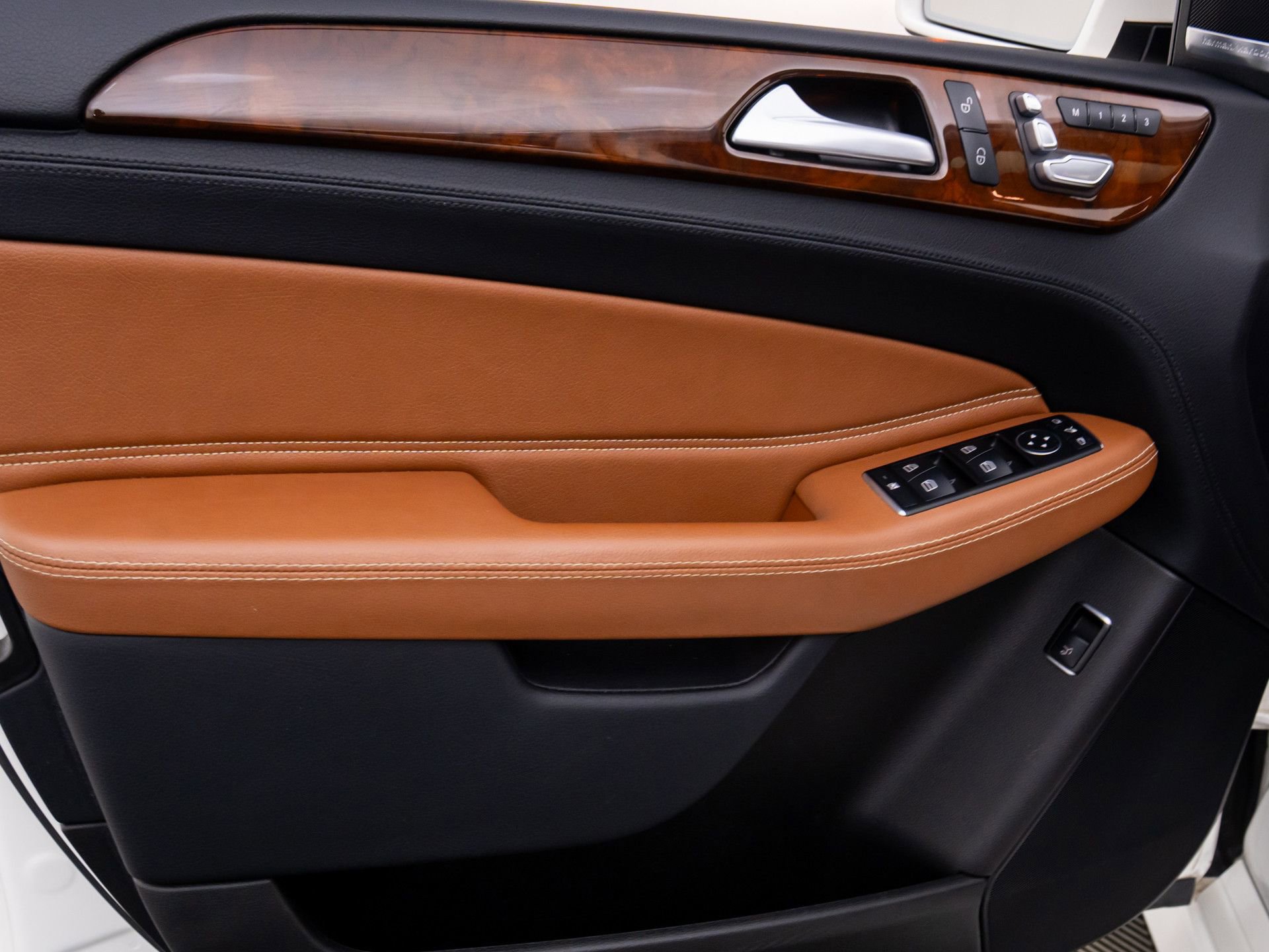 Used 2017 Mercedes-Benz GLE 400 4MATIC image 13