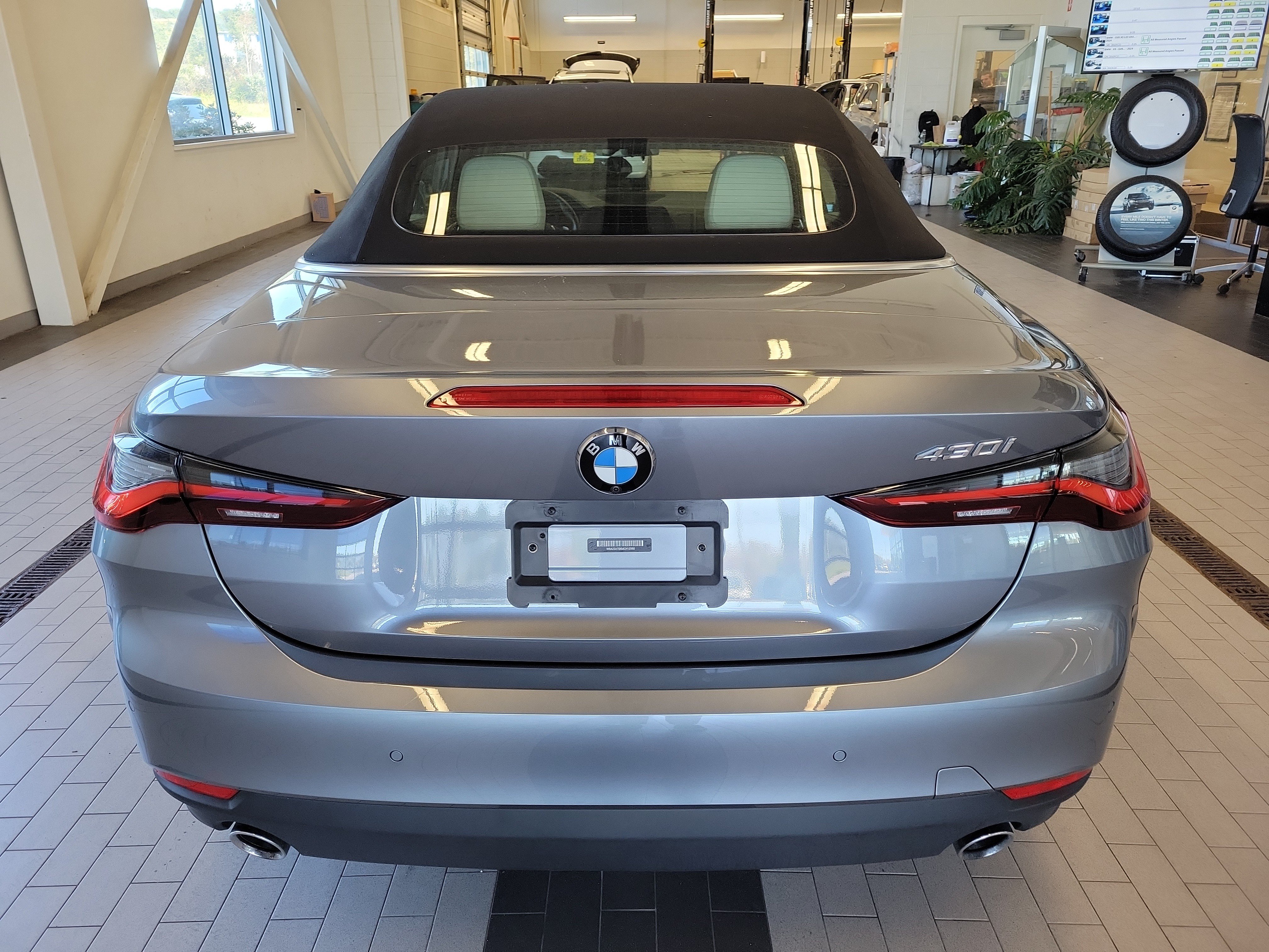 Used 2021 BMW 430i Convertible RWD image 6