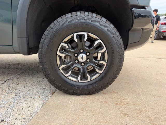 Used 2025 Chevrolet Silverado 1500 ZR2 w/ Technology Package AWD/4WD image 11