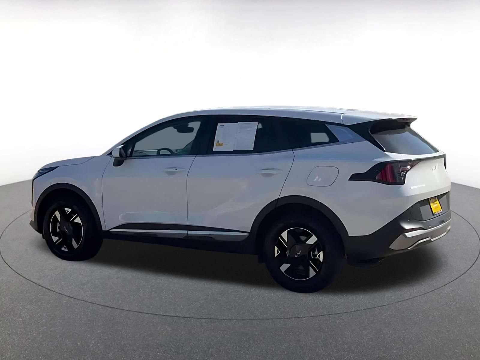 Used 2026 Kia Sportage LX AWD/4WD image 9