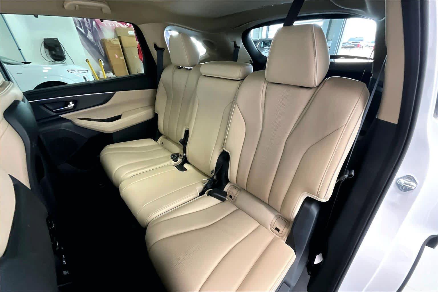 Used 2023 Acura MDX SH-AWD w/ Advance Package image 27