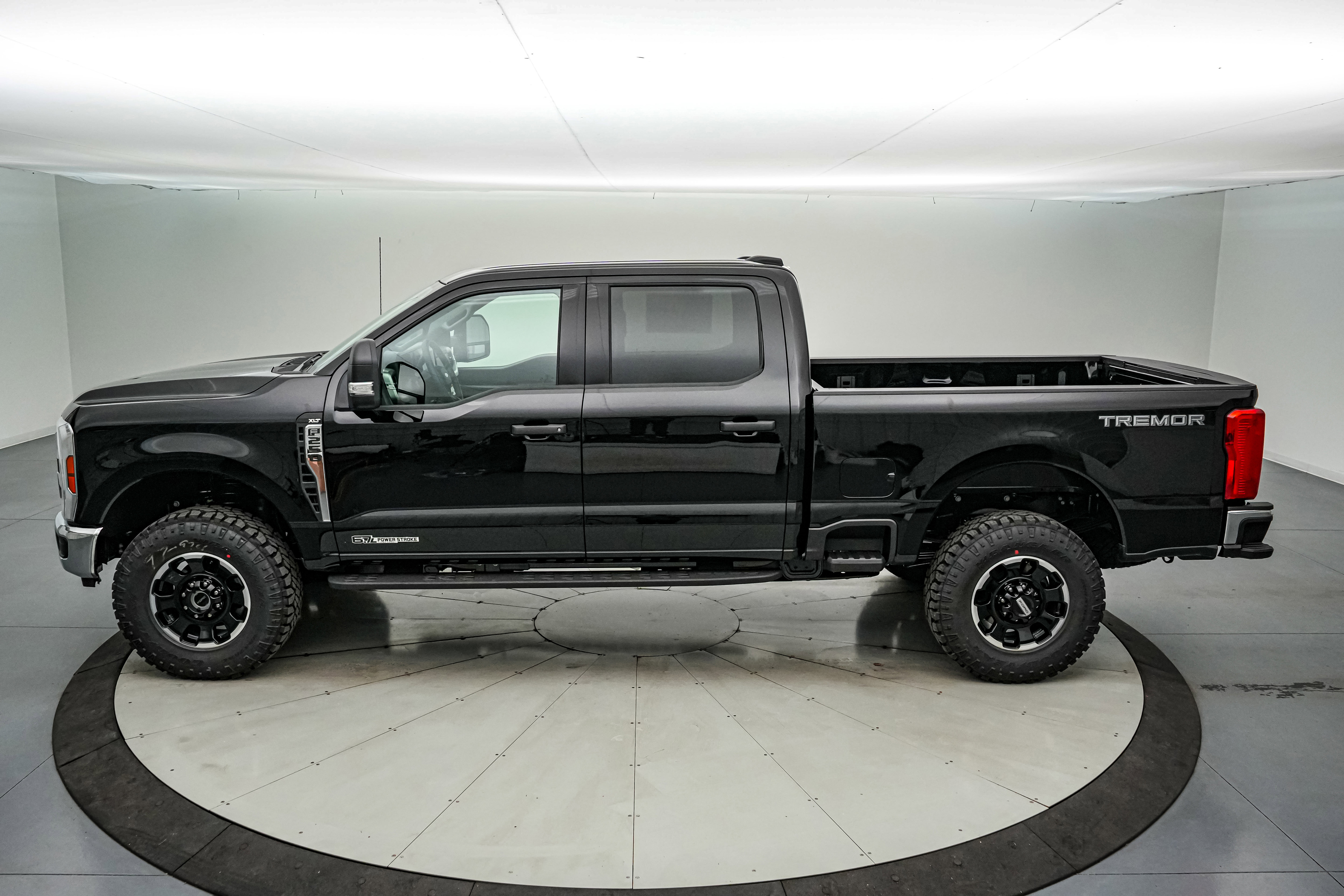 New 2026 Ford F250 XLT w/ Tremor Off-Road Package image 8