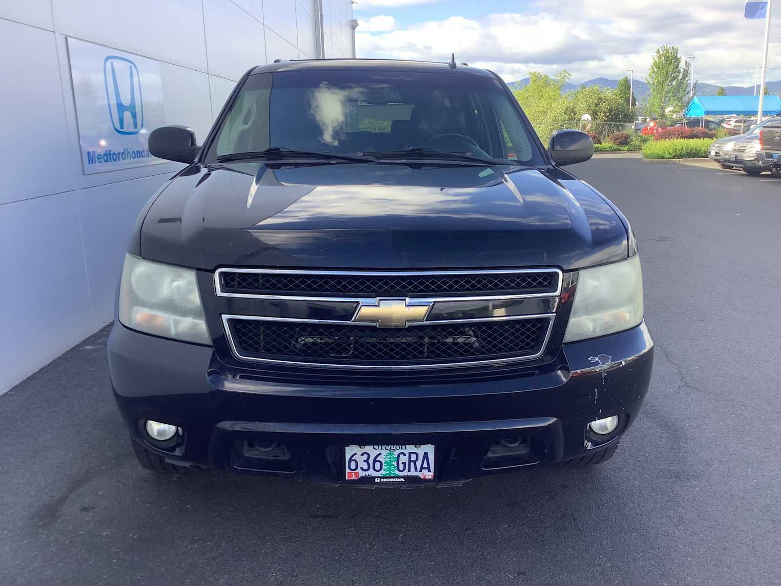Used 2011 Chevrolet Suburban LT w/ Luxury Package AWD/4WD image 6