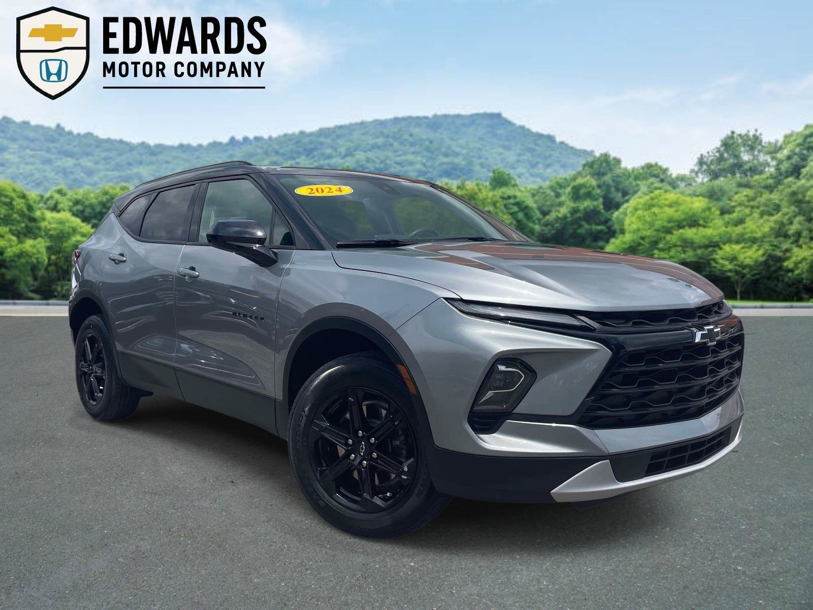Used 2024 Chevrolet Blazer LT w/ Midnight/Sport Edition FWD image 1