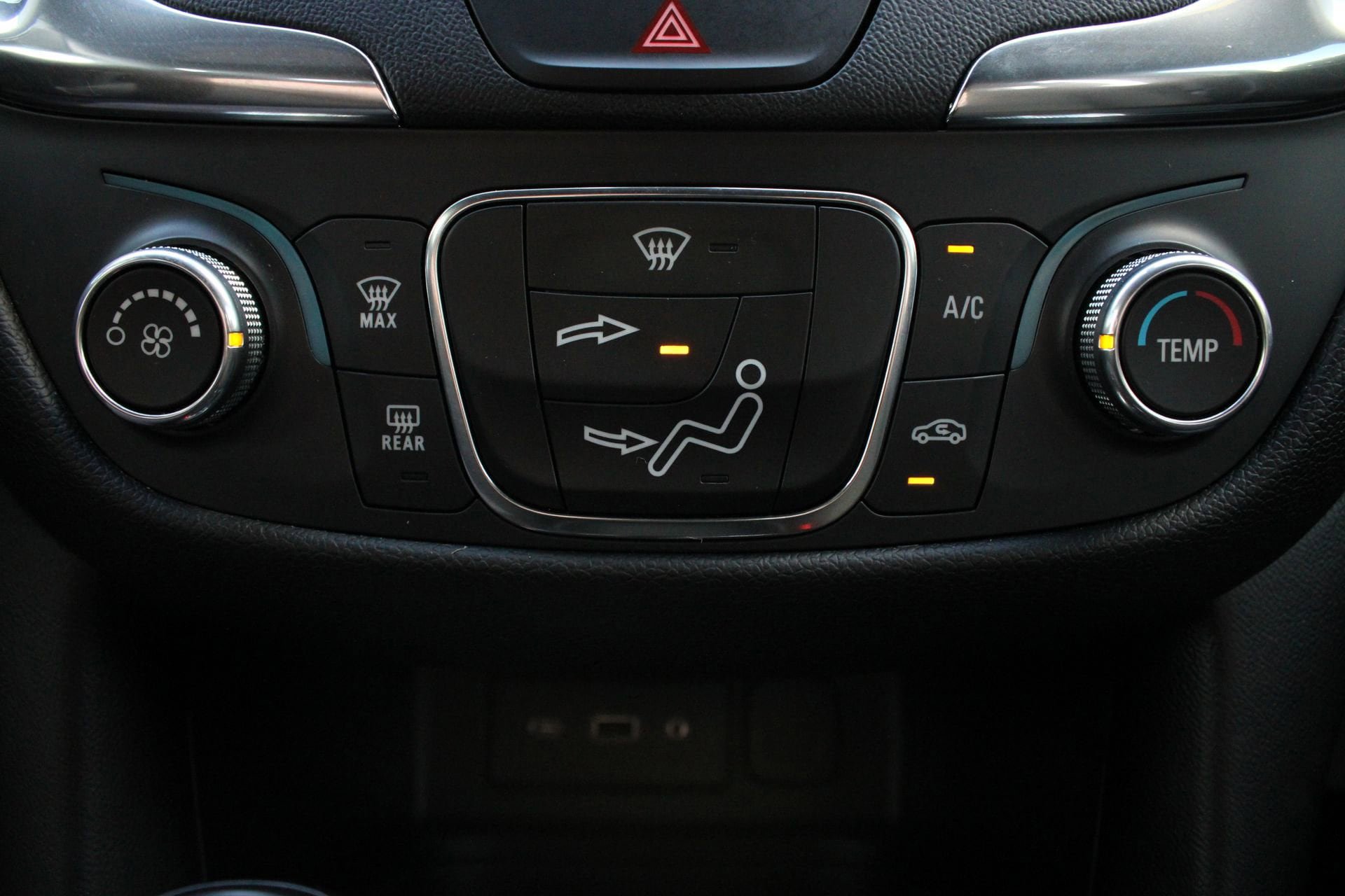 Used 2019 Chevrolet Equinox LT FWD image 33