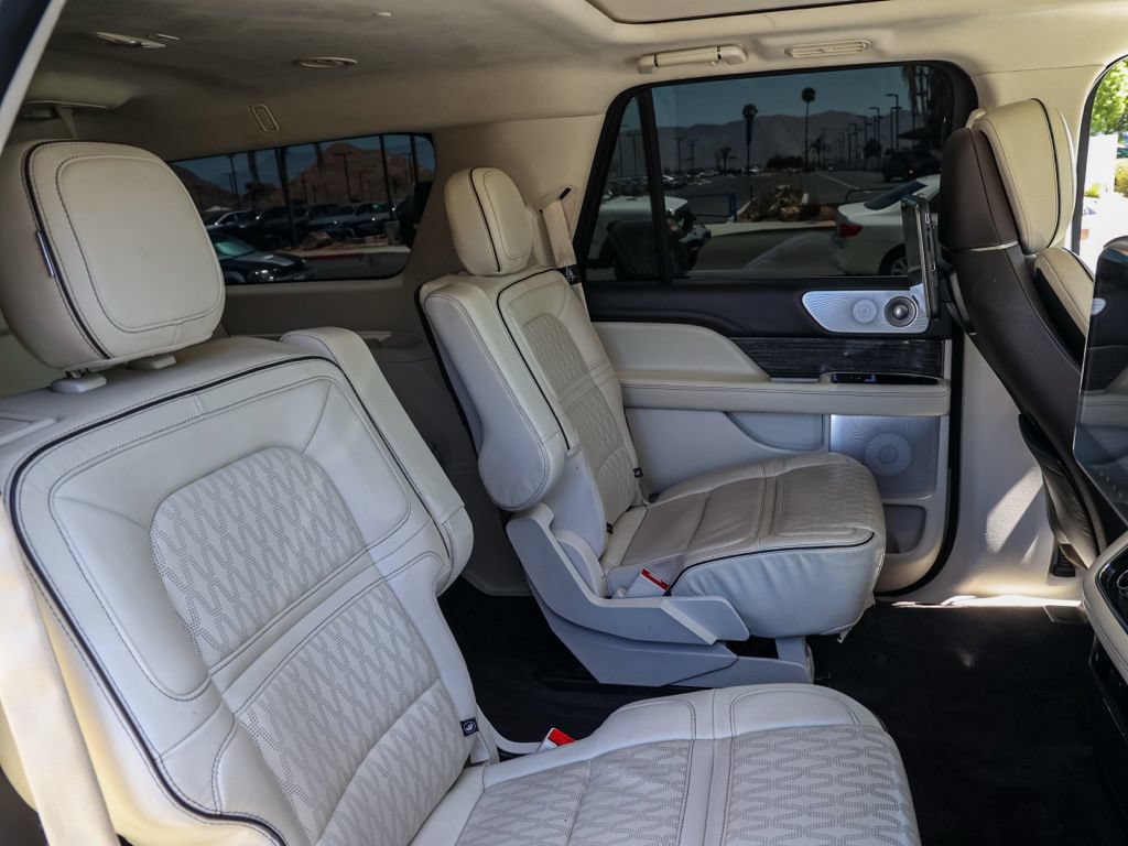 Used 2021 Lincoln Navigator L Black Label w/ Cargo Convenience Package AWD/4WD image 18