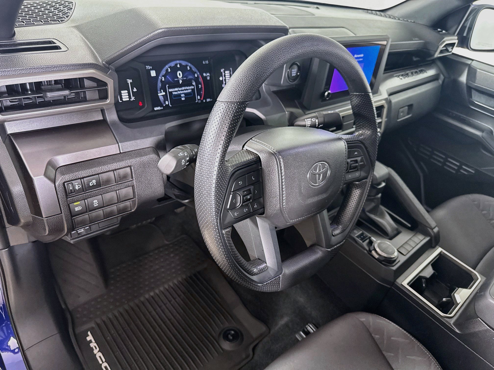 Certified 2025 Toyota Tacoma SR5 AWD/4WD image 9