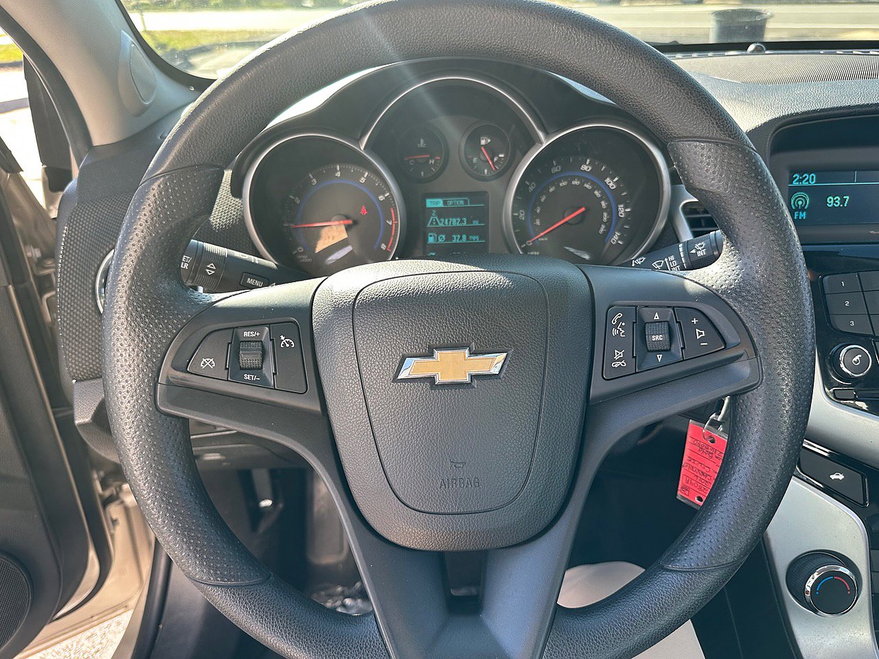 Used 2016 Chevrolet Cruze LT image 6