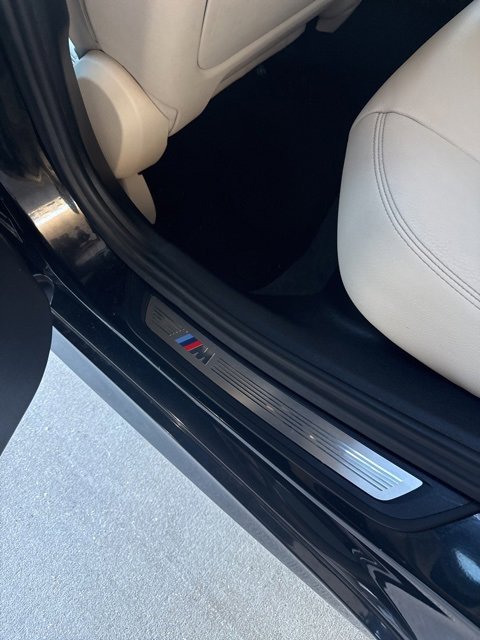 Used 2020 BMW M550i xDrive w/ Executive Package image 25