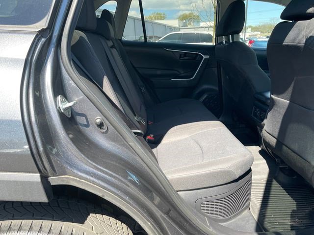 Used 2020 Toyota RAV4 LE w/ All Weather Liner Package AWD/4WD image 18