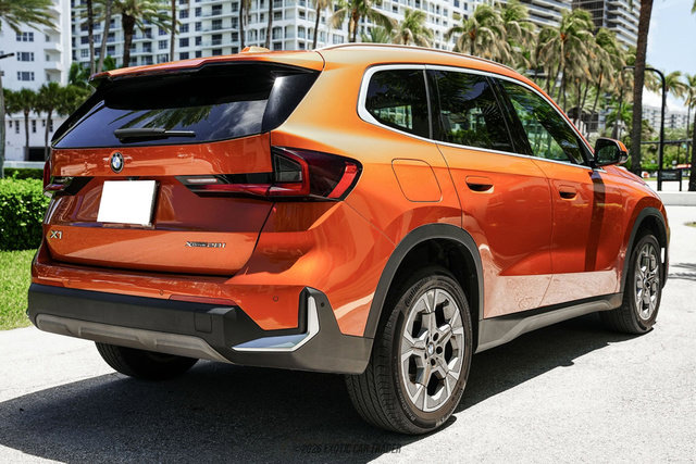 Used 2023 BMW X1 xDrive28i AWD/4WD image 8