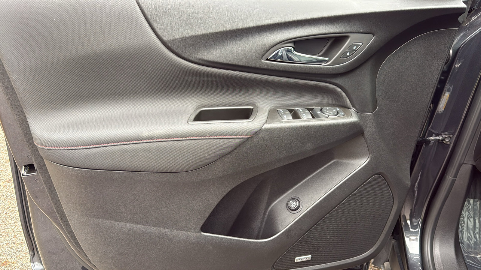 Used 2022 Chevrolet Equinox RS w/ RS Leather Package image 10