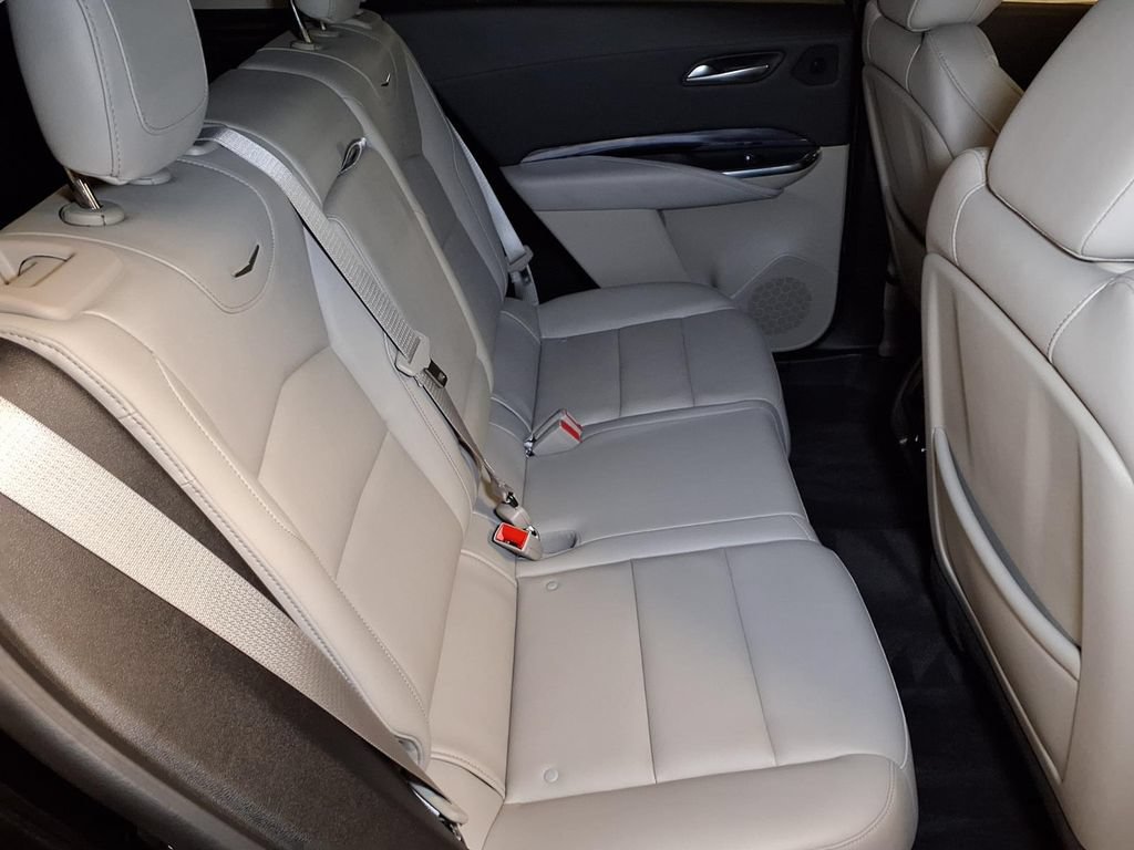 Certified 2023 Cadillac XT4 Luxury w/ Cold Weather Package FWD image 21