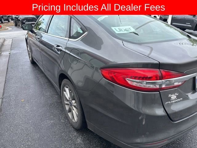 Used 2017 Ford Fusion SE w/ Fusion SE Technology Package FWD image 13