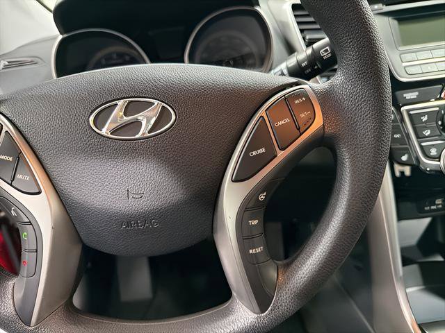 Used 2015 Hyundai Elantra GT FWD image 17