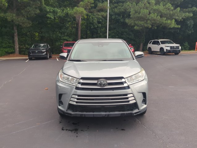 Used 2019 Toyota Highlander LE FWD image 2