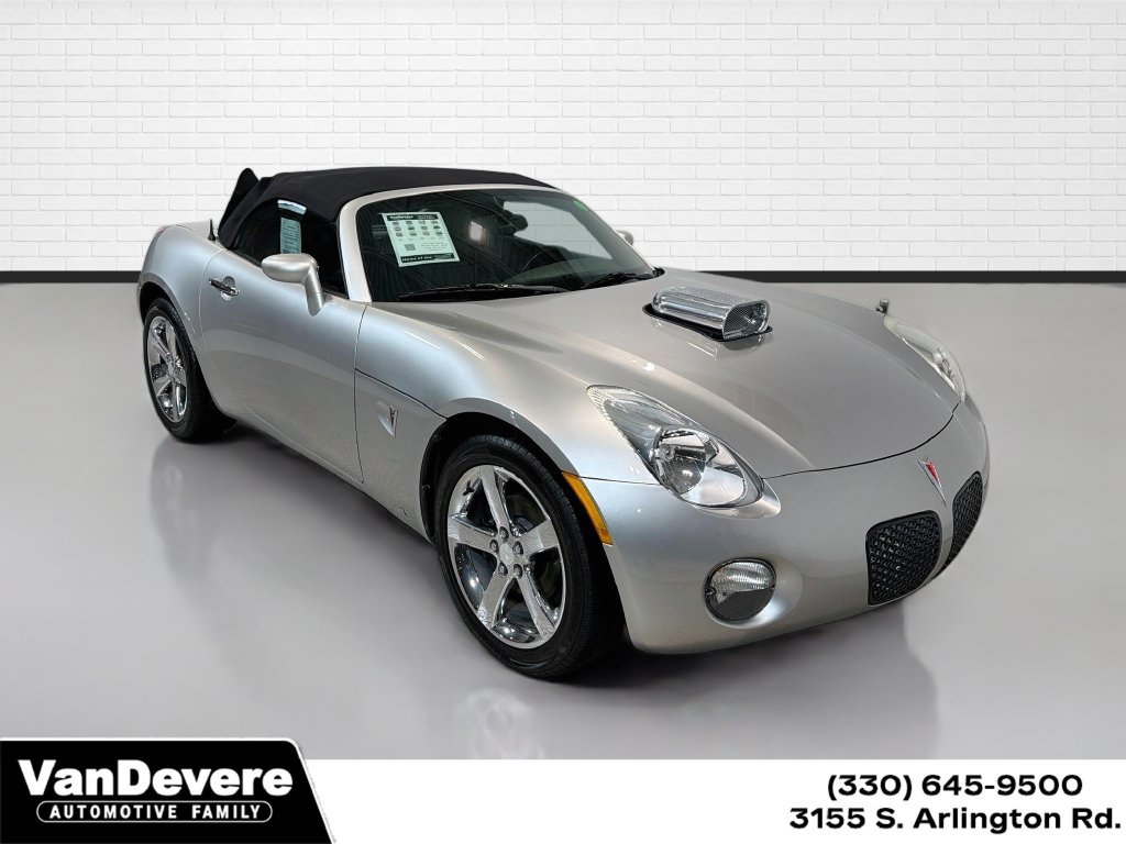 Used 2007 Pontiac Solstice Convertible w/ Premium Package RWD image 1