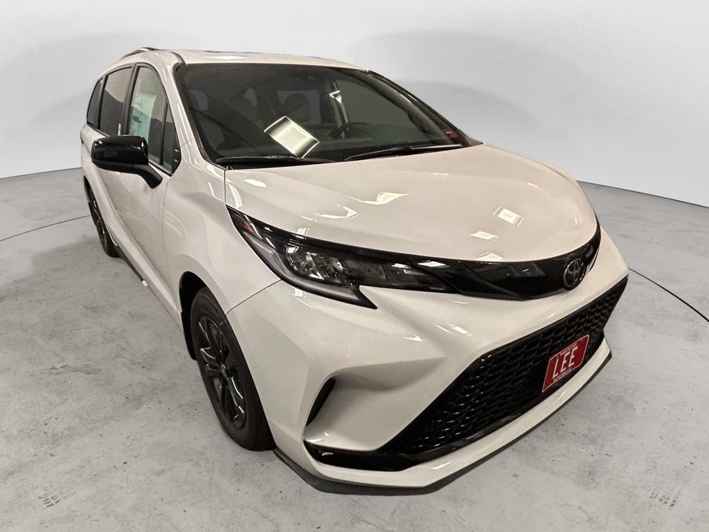 New 2026 Toyota Sienna XSE AWD/4WD image 7
