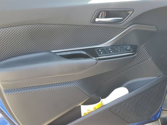 Used 2019 Toyota C-HR XLE FWD image 22