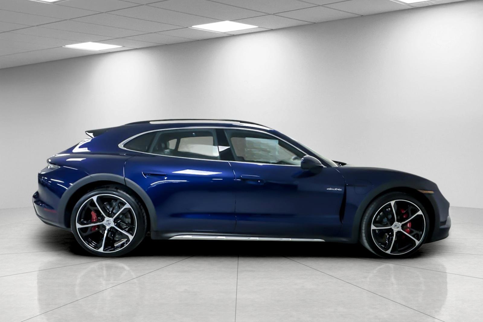 New 2025 Porsche Taycan 4S image 9