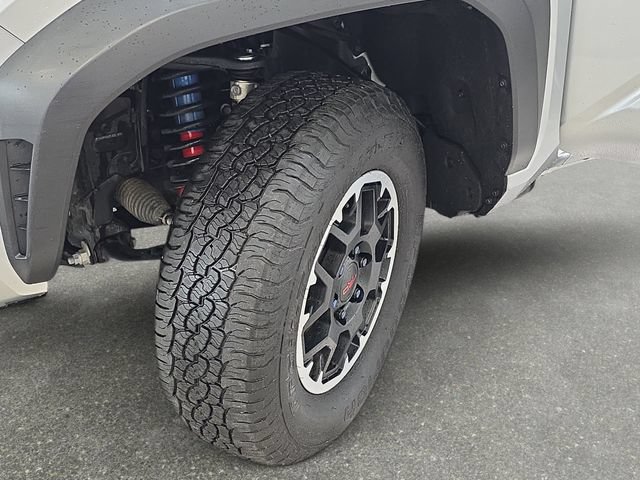 Certified 2024 Toyota Tacoma TRD Off-Road AWD/4WD image 28