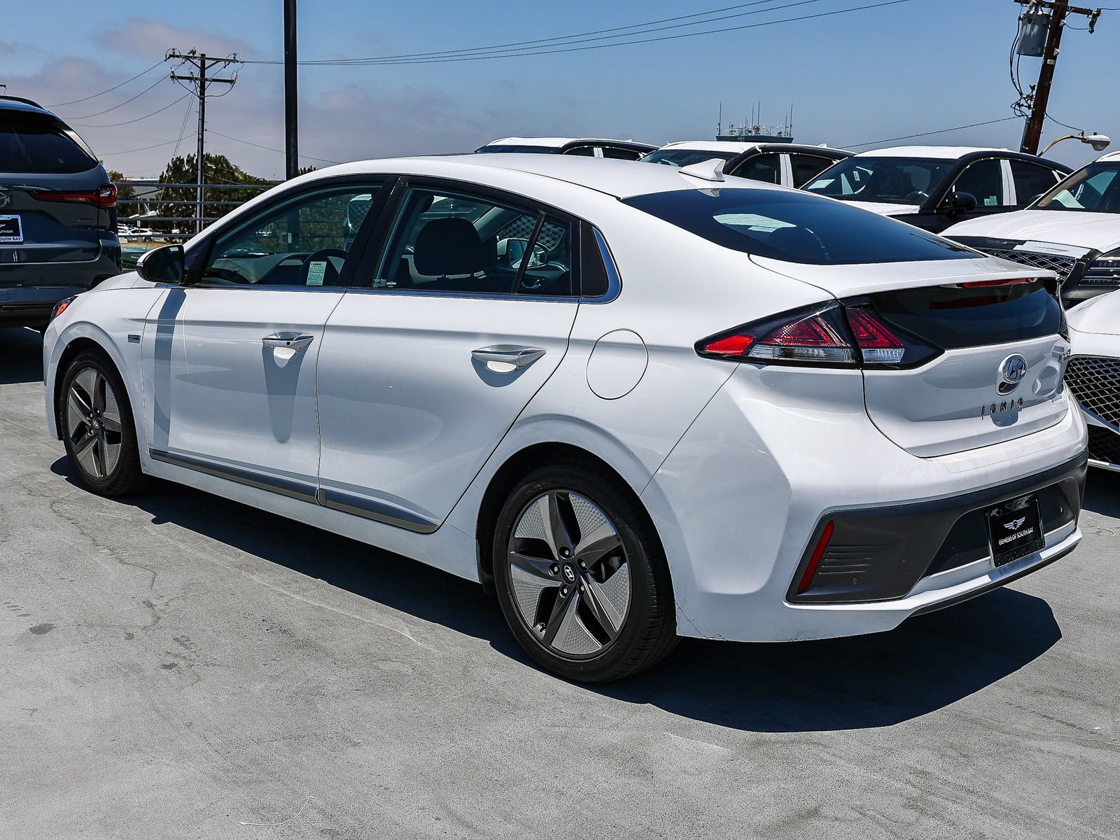 Used 2020 Hyundai Ioniq Limited FWD image 6