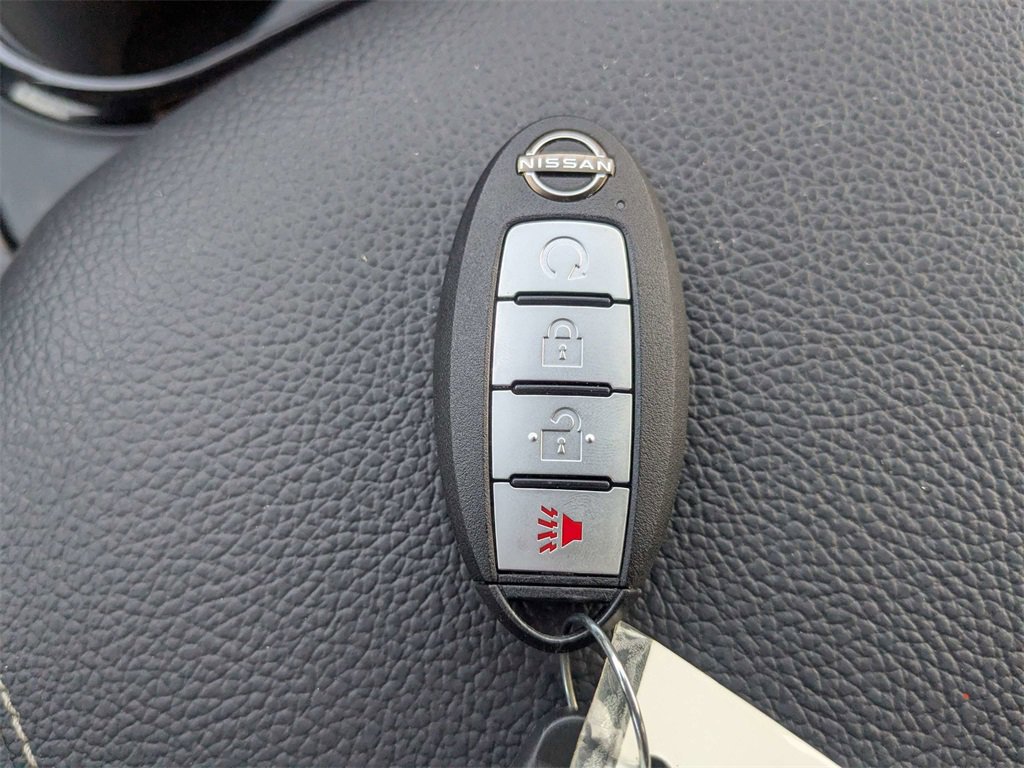 Used 2024 Nissan Titan SV w/ SV Bronze Edition Package image 27