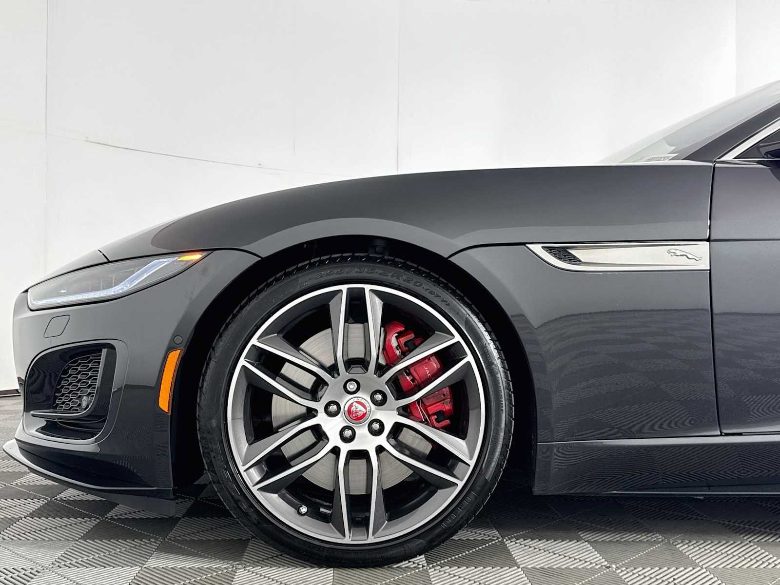 Used 2023 Jaguar F-TYPE R-Dynamic AWD/4WD image 24
