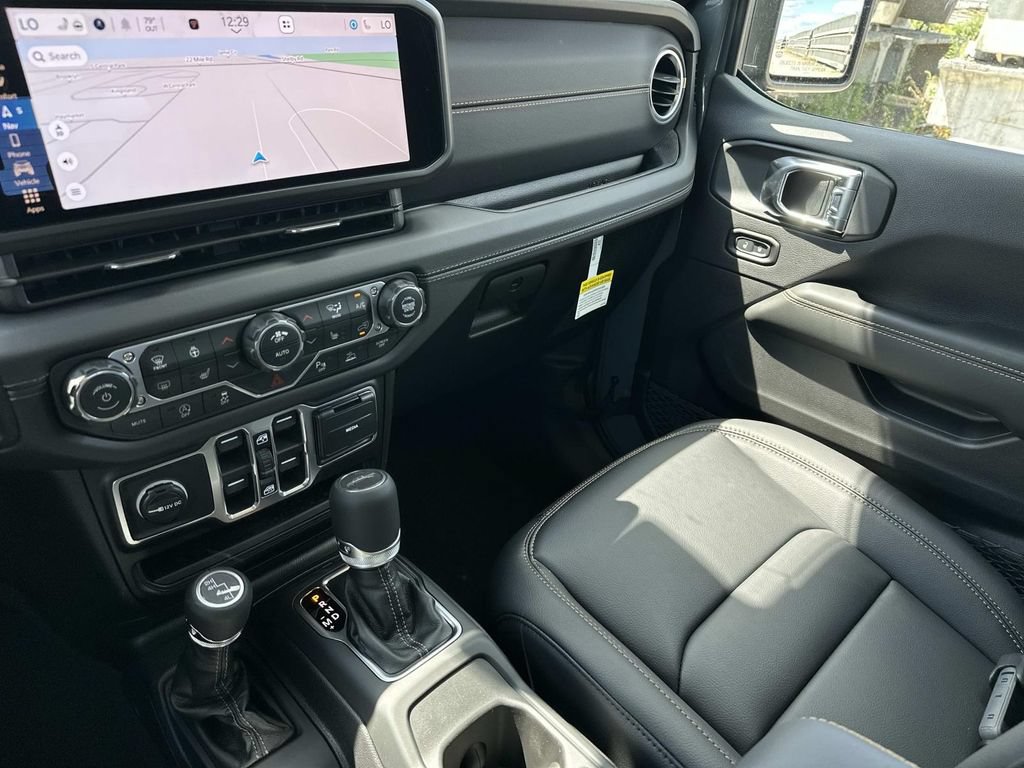 New 2026 Jeep Gladiator Sport AWD/4WD image 17