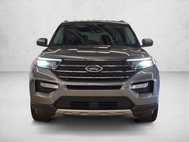 Used 2022 Ford Explorer XLT w/ Equipment Group 202A AWD/4WD image 2