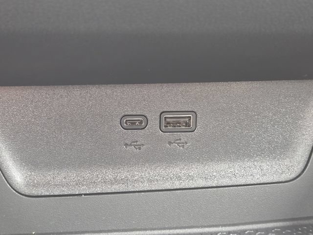 New 2026 Chevrolet Equinox LT w/ Safety and Technology Package FWD image 8