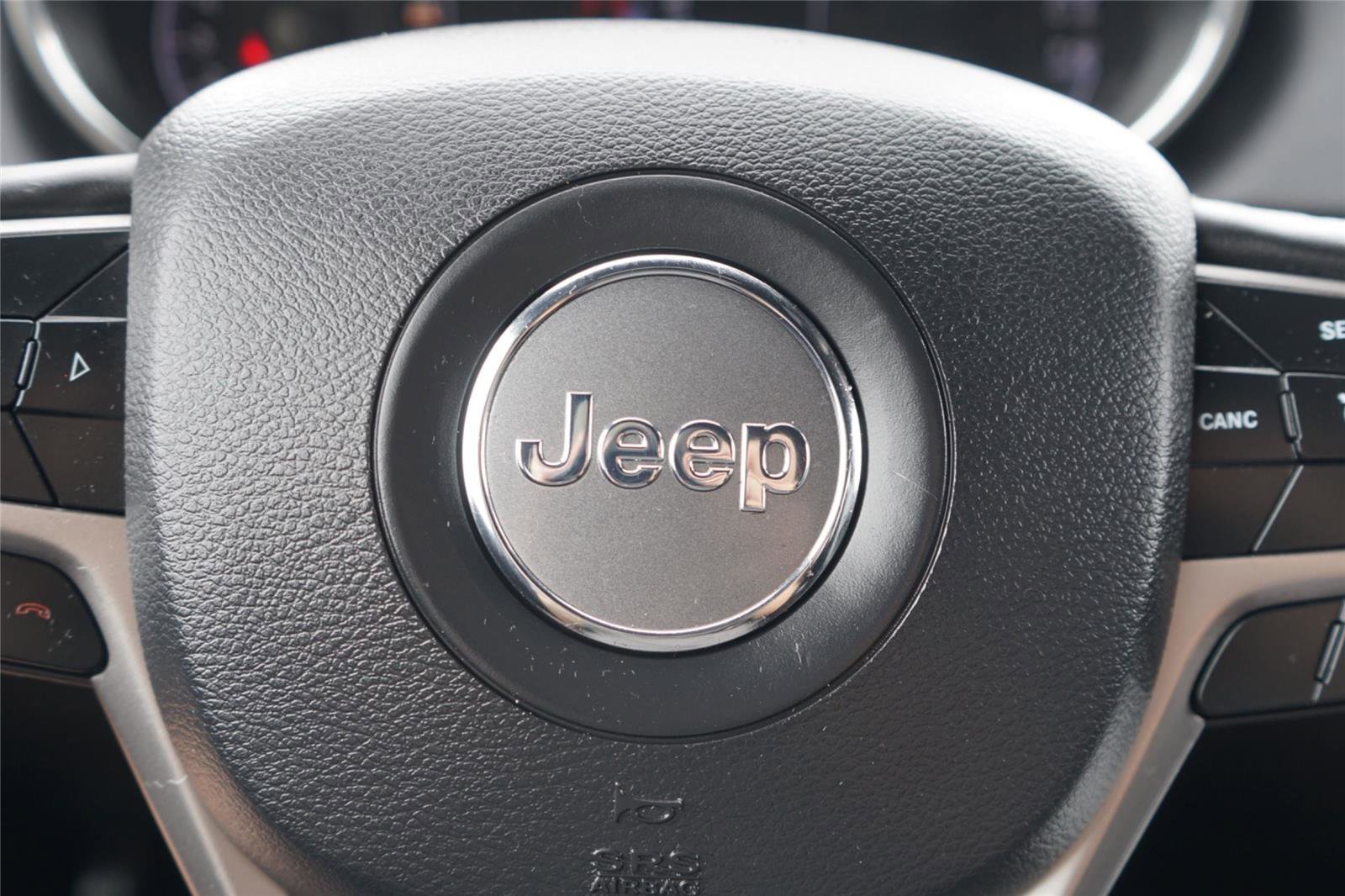 Used 2019 Jeep Grand Cherokee Altitude AWD/4WD image 15